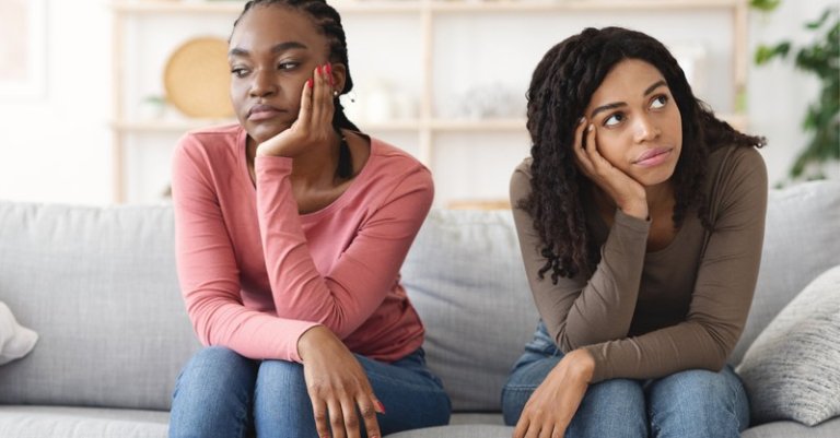 4 Room Sharing Mistakes That Ruin Friendships Fast